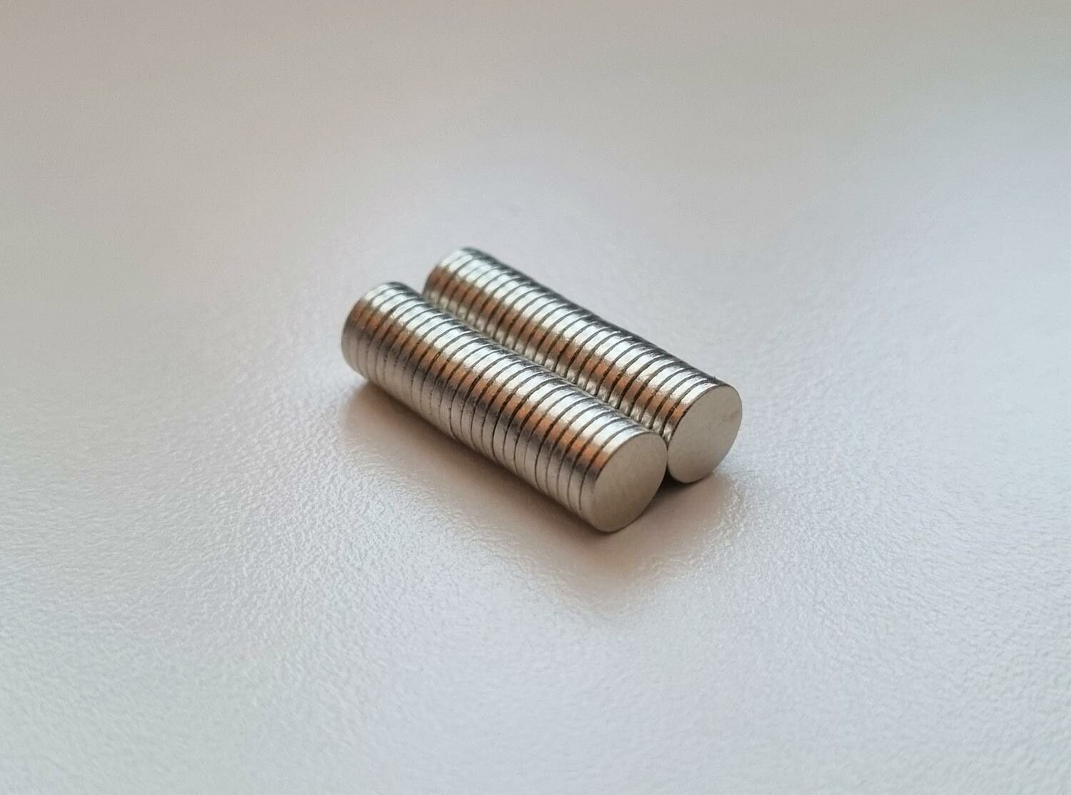 50 st Neodymium magneter (6x1 mm) runda magneter