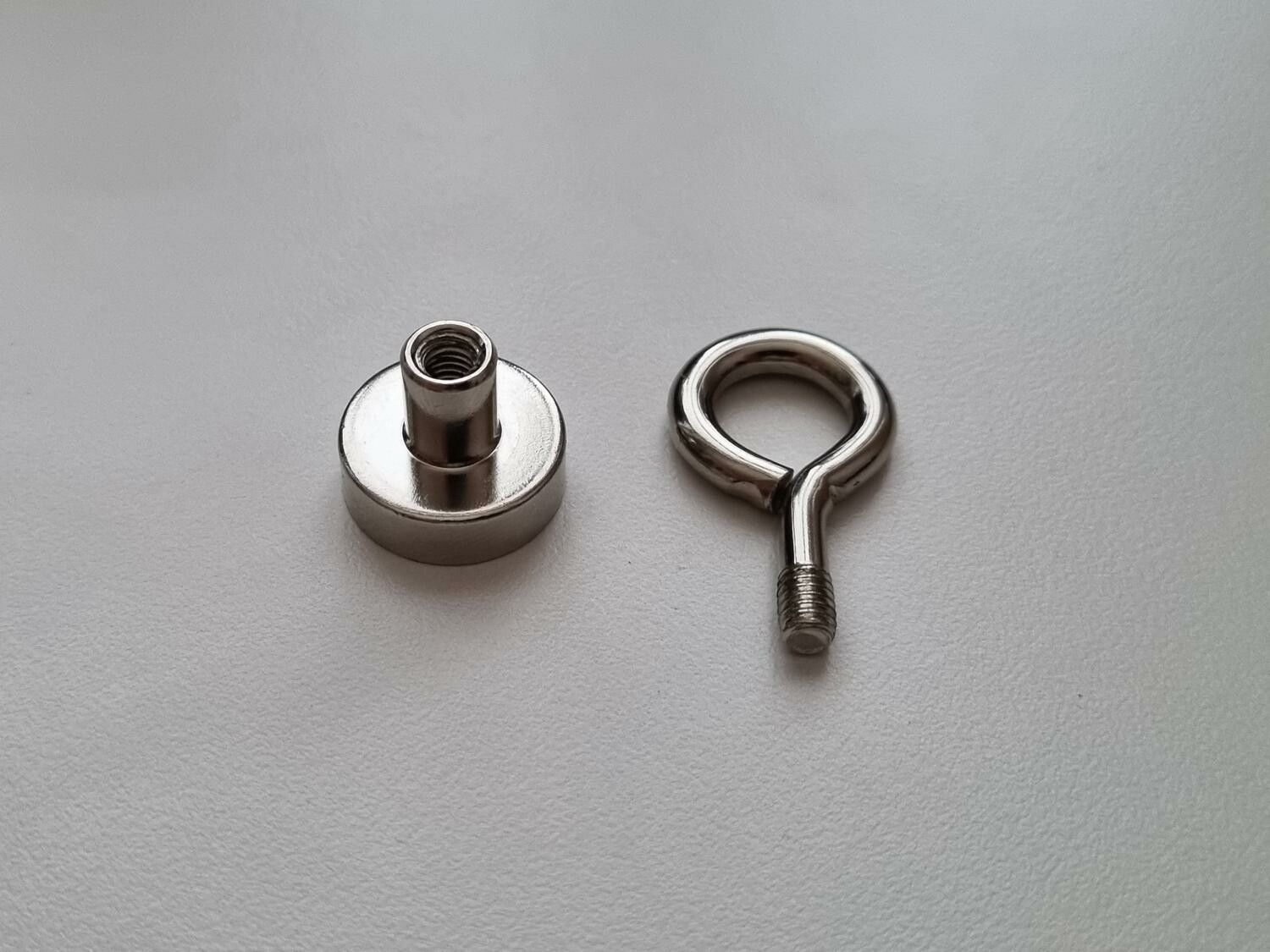 1 st Neodymium krok magnetisk krok med sluten ögla (ca 2 kg lyftkraft)