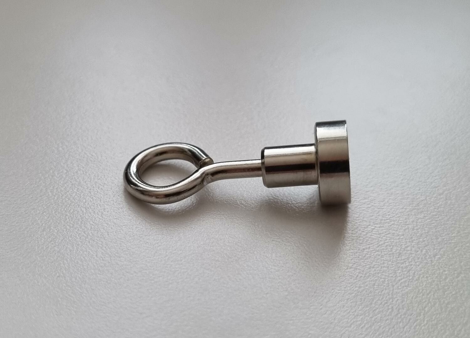 1 st Neodymium krok magnetisk krok med sluten ögla (ca 1,5 kg lyftkraft)