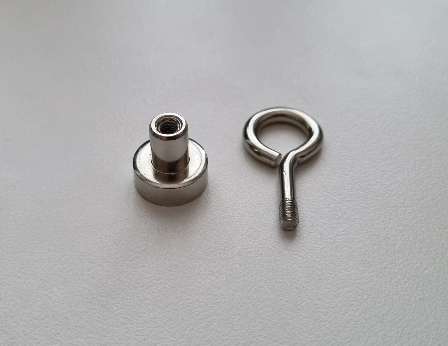 1 st Neodymium krok magnetisk krok med sluten ögla (ca 1,5 kg lyftkraft)