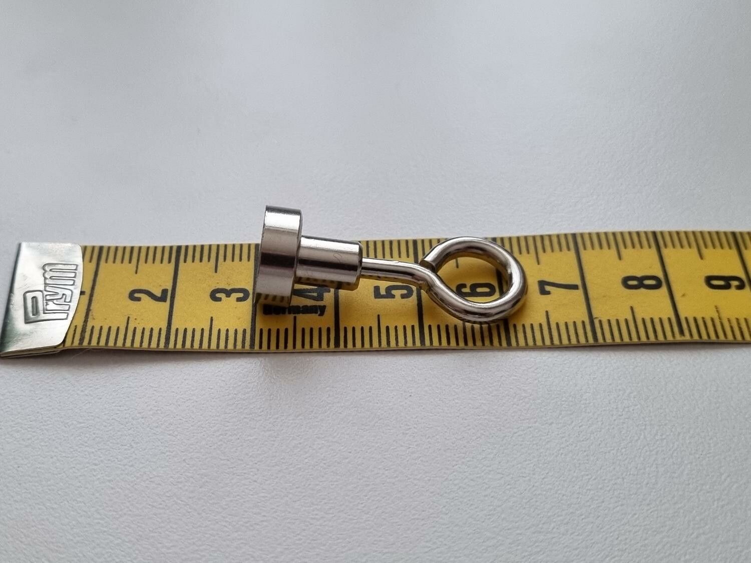 1 st Neodymium krok magnetisk krok med sluten ögla (ca 1,5 kg lyftkraft)