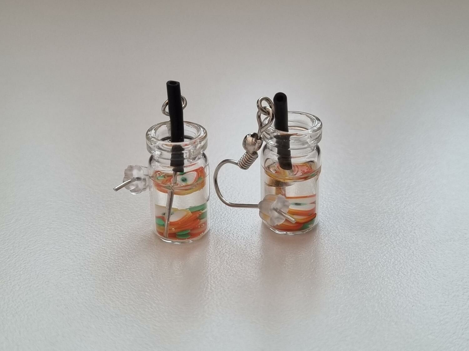 Örhängen, Miniatyr glasflaska / drink med fyllning (variant 10)