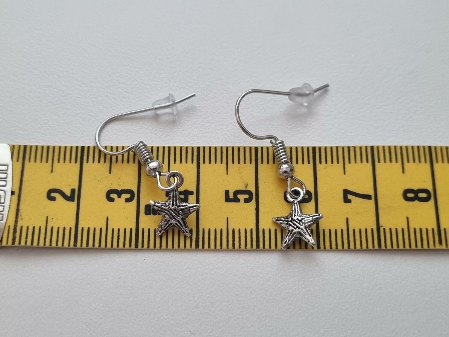 Örhängen Stjärna, sjöstjärna - antiksilverfärgade