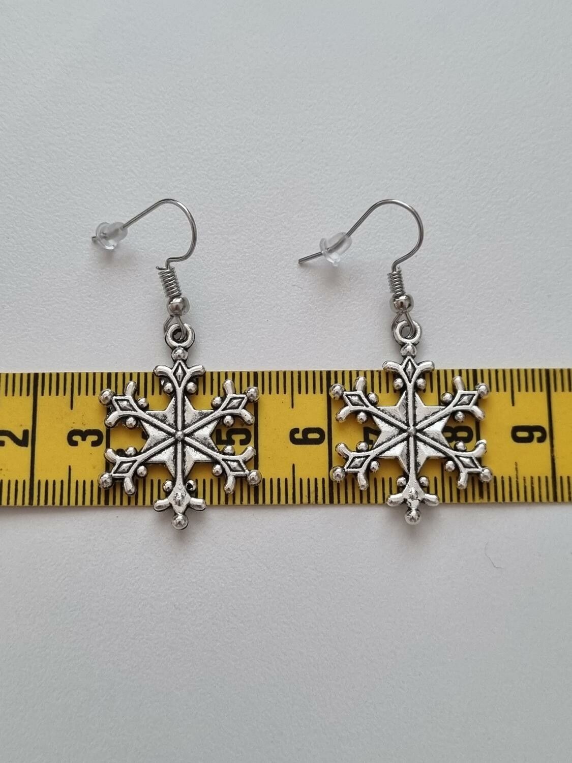 Örhängen Snöflingor, antiksilverfärgade