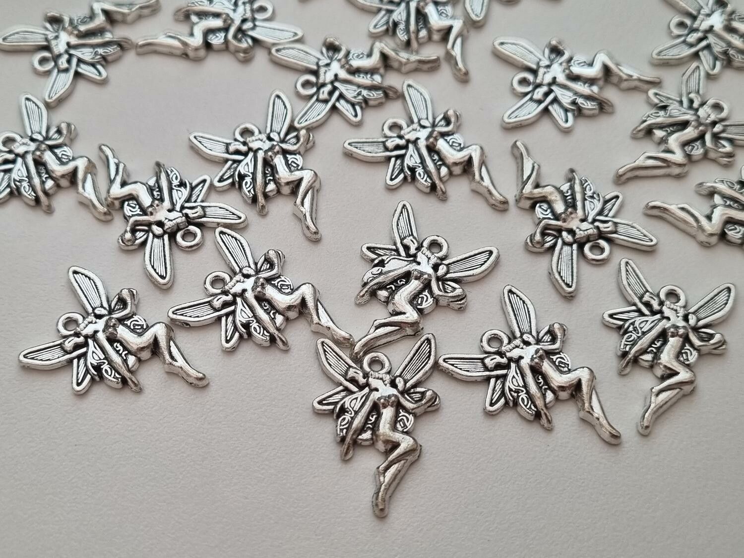 2 st Änglar / fe - Berlocker / charms för smyckestillverkning