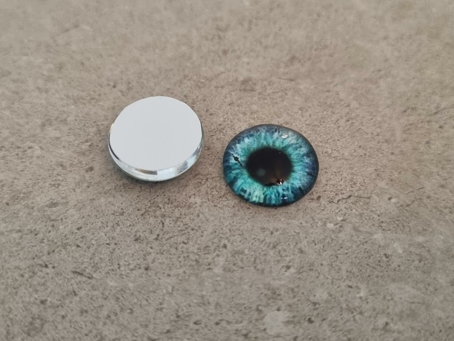 2 st drakögon kattögon i glas, glasinfattningar, cabochoner (12 mm)