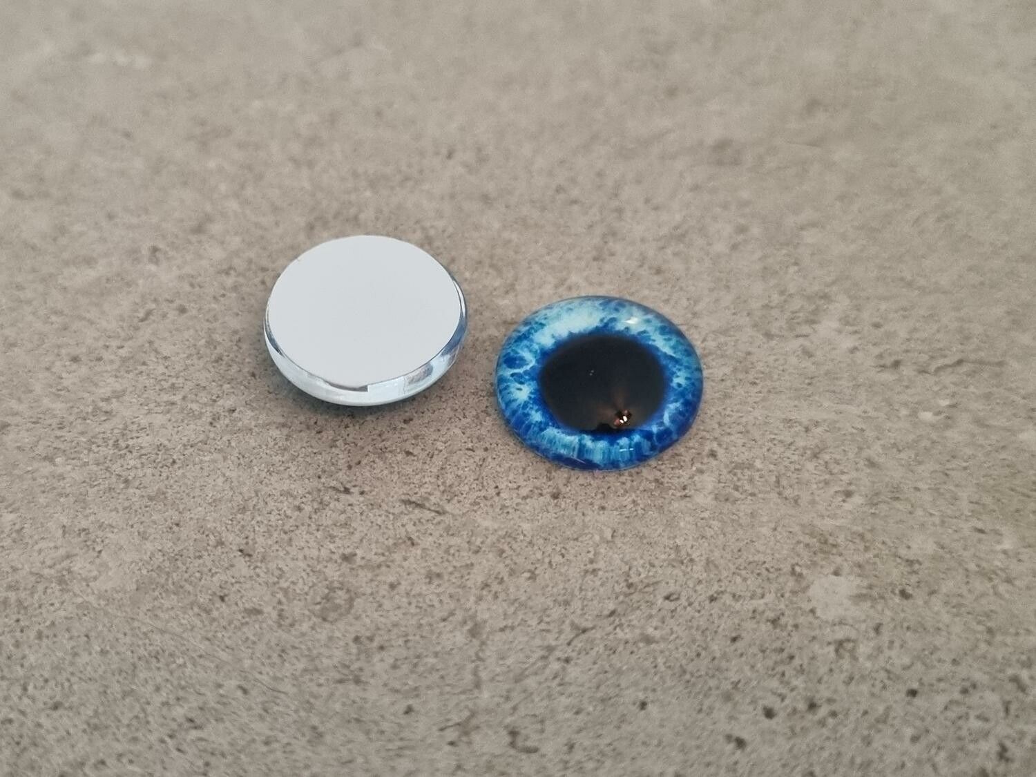2 st drakögon kattögon i glas, glasinfattningar, cabochoner (12 mm)