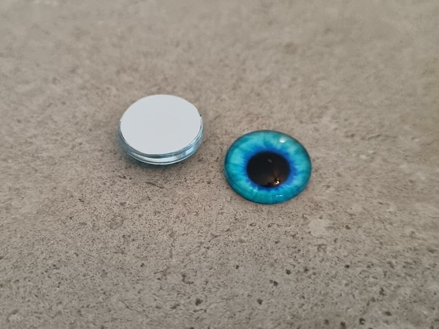 2 st drakögon kattögon i glas, glasinfattningar, cabochoner (12 mm)