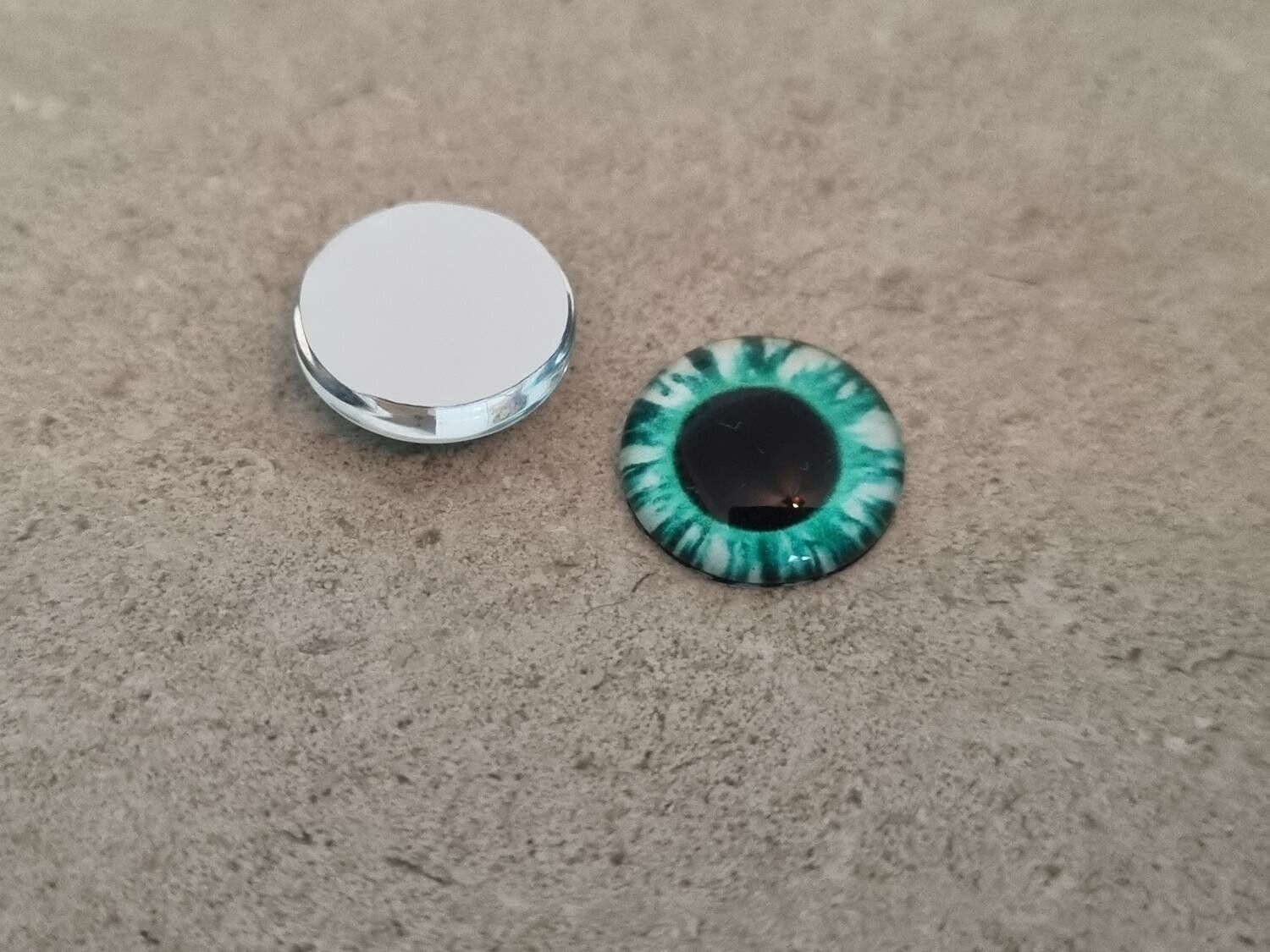 2 st drakögon kattögon i glas, glasinfattningar, cabochoner (12 mm)