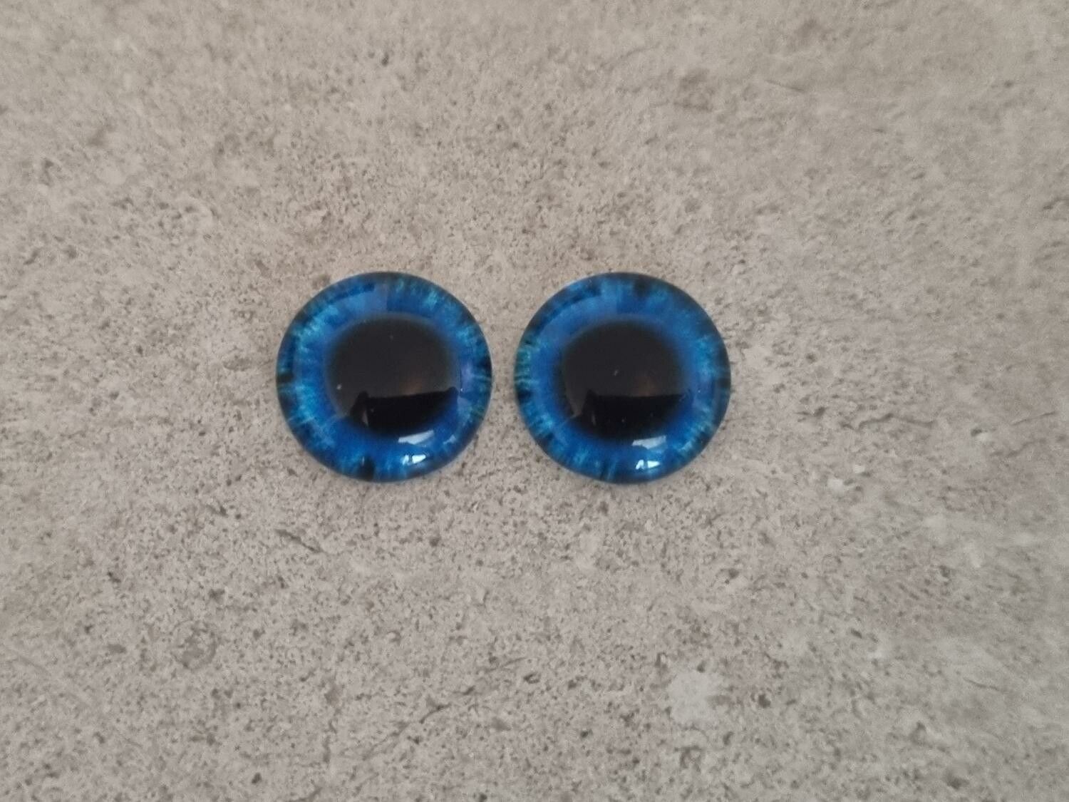 2 st drakögon kattögon i glas, glasinfattningar, cabochoner (12 mm)