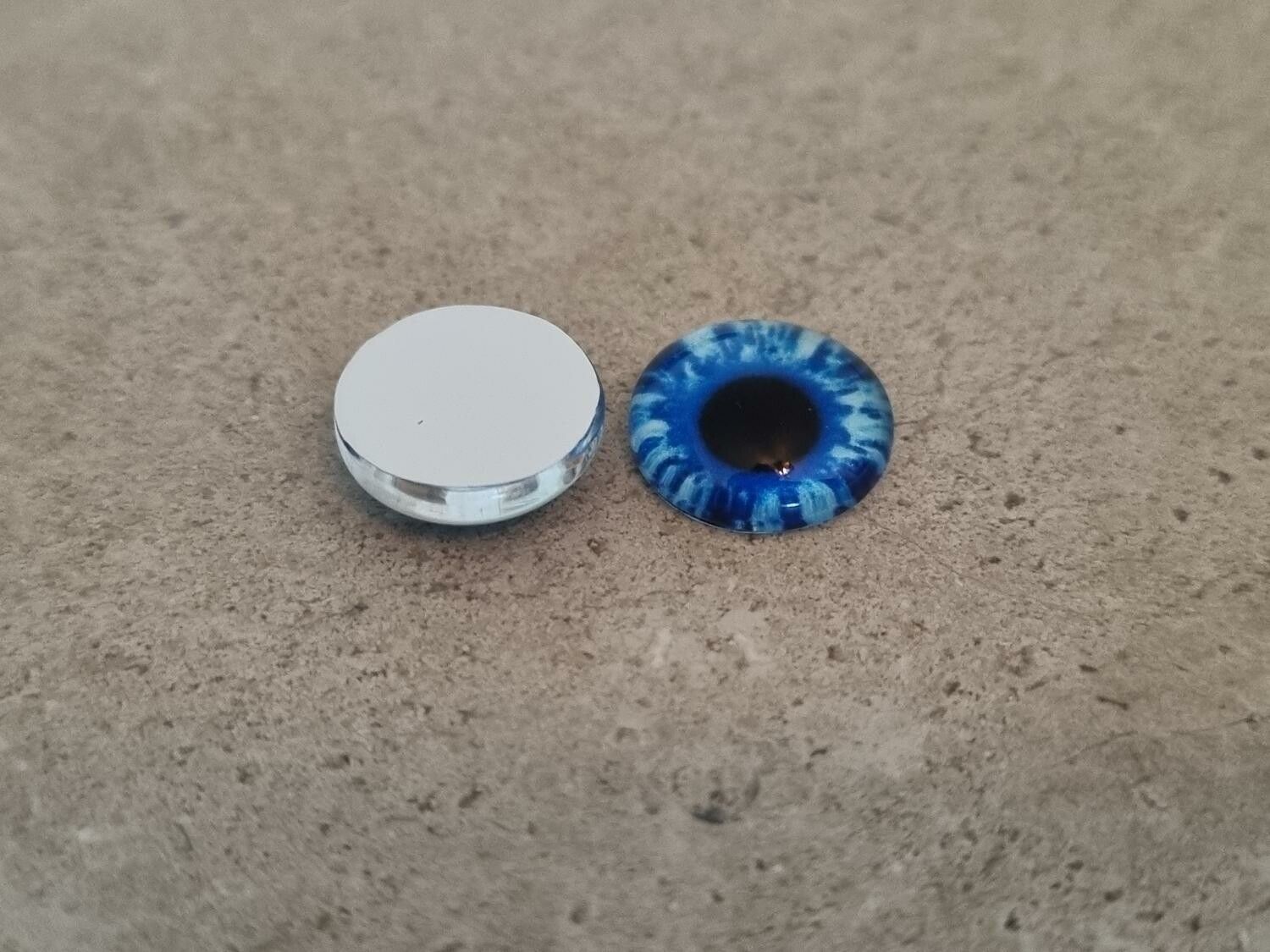 2 st drakögon kattögon i glas, glasinfattningar, cabochoner (12 mm)