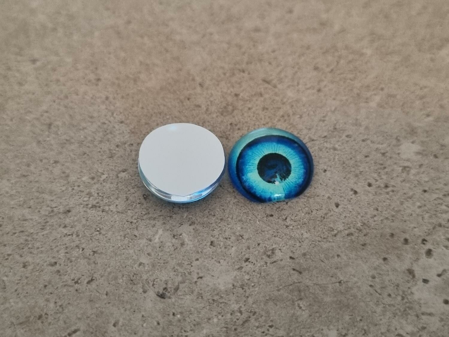 2 st drakögon kattögon i glas, glasinfattningar, cabochoner (12 mm)