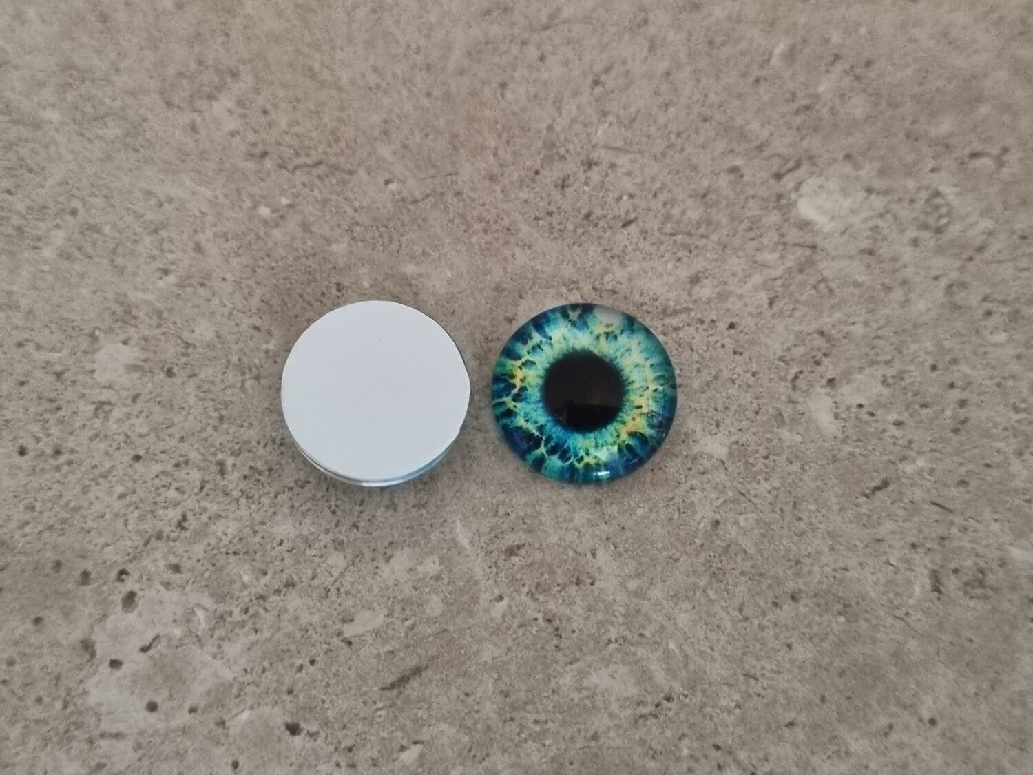 2 st drakögon kattögon i glas, glasinfattningar, cabochoner (12 mm)