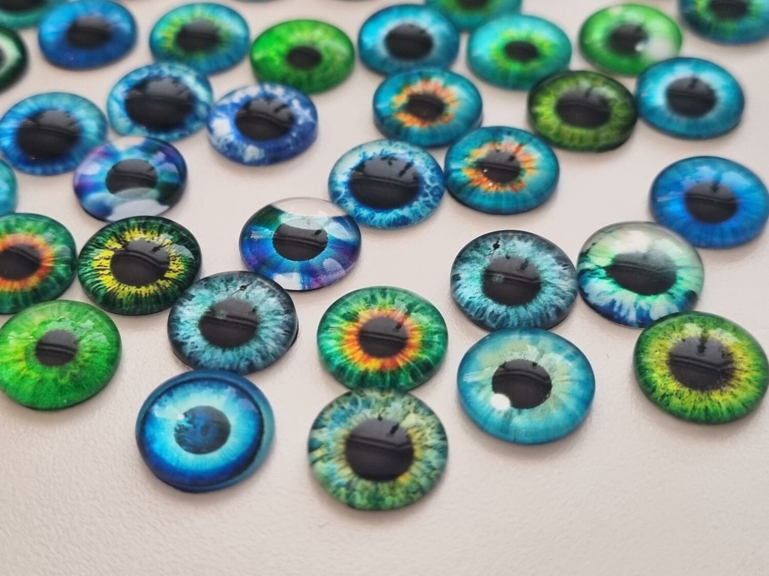 100 st drakögon kattögon i glas, glasinfattningar, miniatyrer (12 mm)