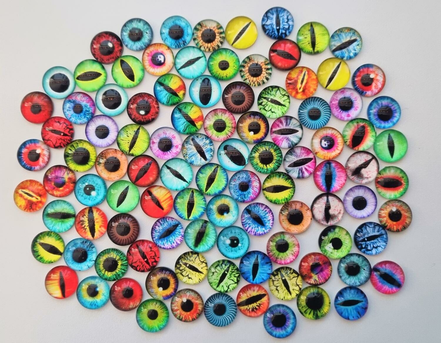 100 st drakögon kattögon i glas, glasinfattningar, miniatyrer (12 mm)