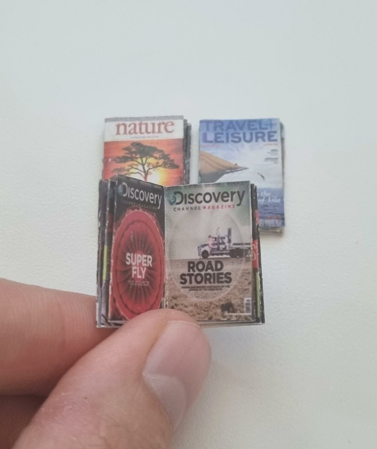 3 st retrotidningar, miniatyrböcker, minibok till dockskåp dockhus