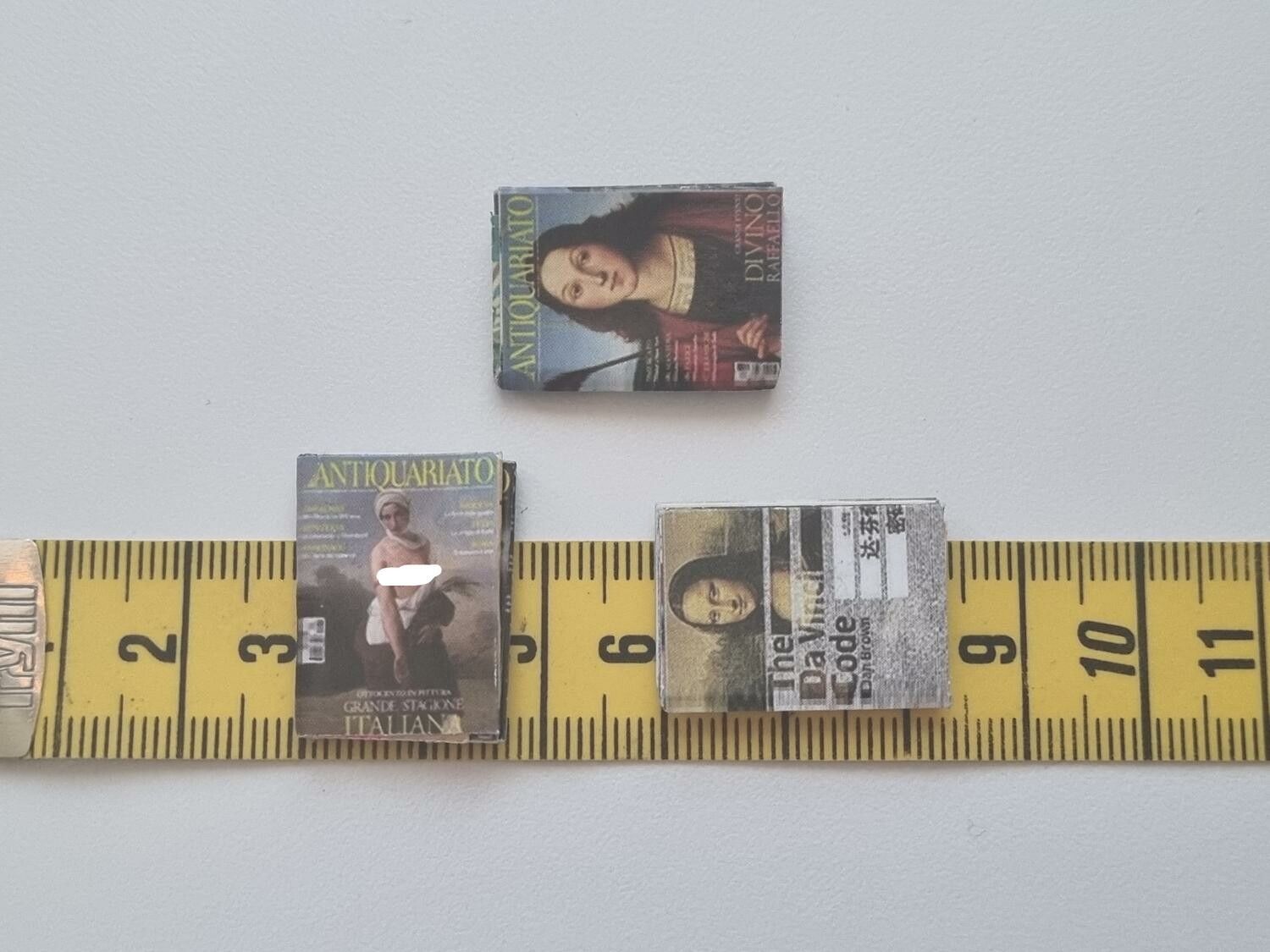 3 st retrotidningar, miniatyrböcker, minibok till dockskåp dockhus