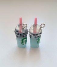 2 st iskaffe, frappucino, drinkar - Miniatyrer för dockhus, tittskåp