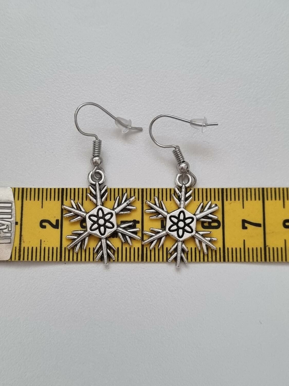 Örhängen Snöflingor, antiksilverfärgade