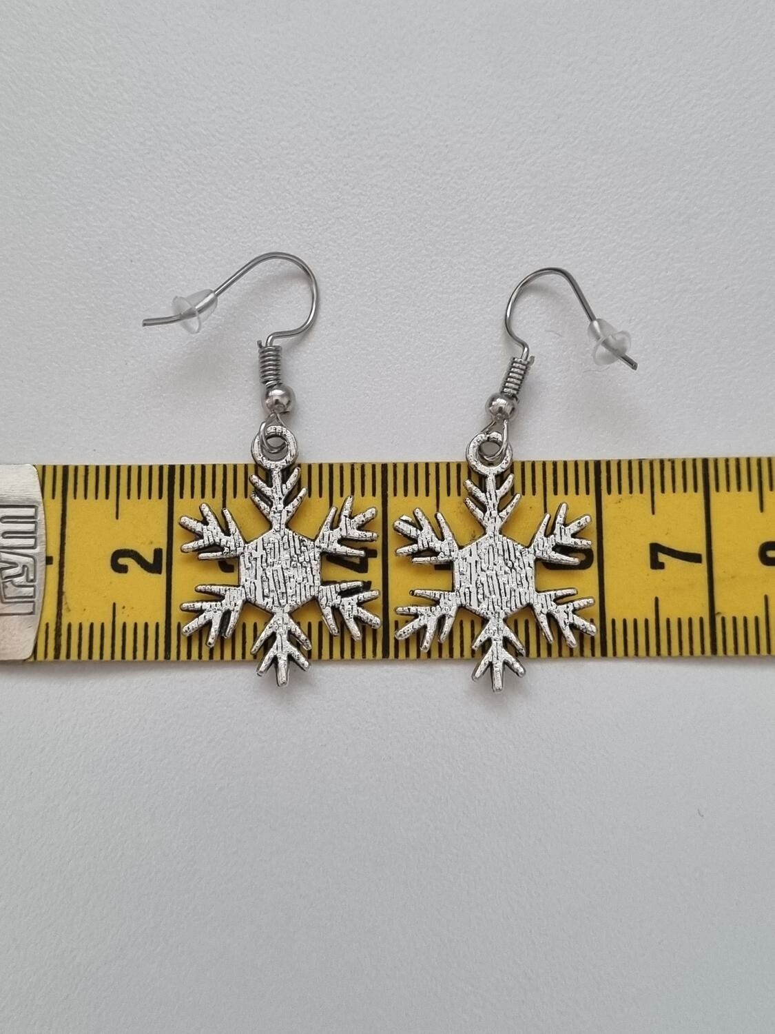 Örhängen Snöflingor, antiksilverfärgade