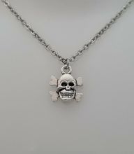 Halsband med dödskalle, dödskalleberlock (45 cm långt halsband)