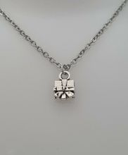 Halsband med ett litet paket (45 cm långt halsband)
