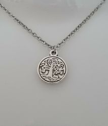 Halsband med träd, trädberlock (45 cm långt halsband)