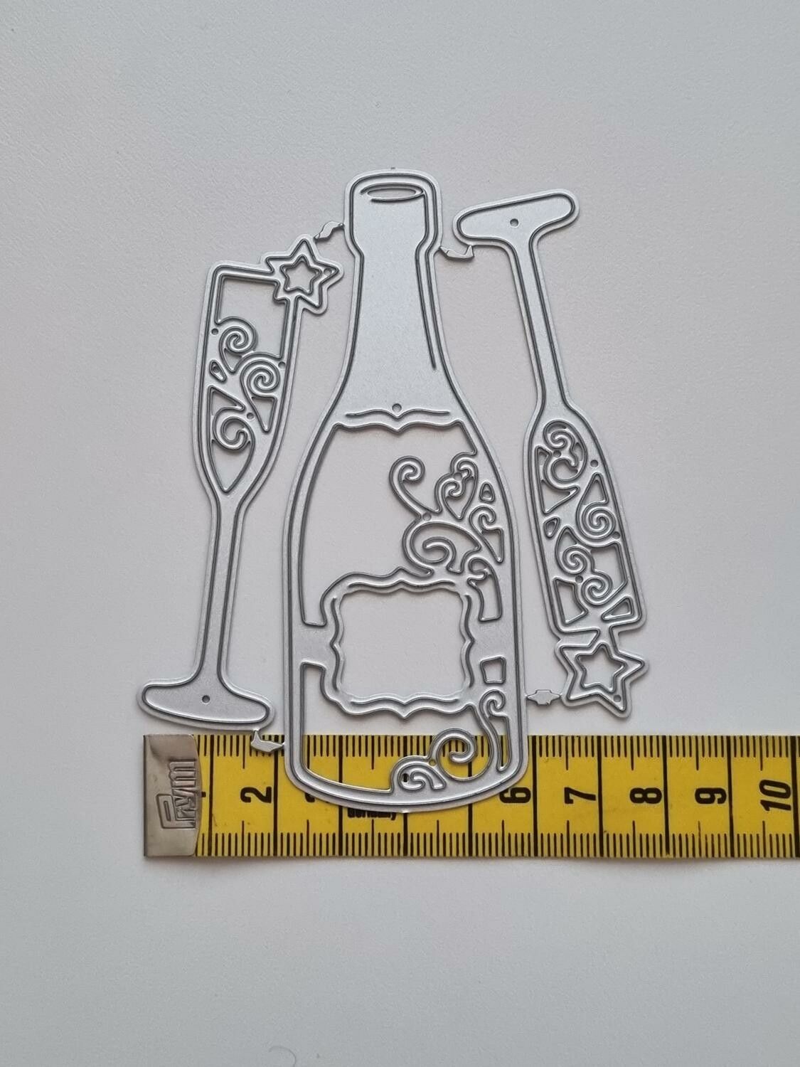 Scrapbooking, dies, cutting dies (Champagneflaska och två glas)