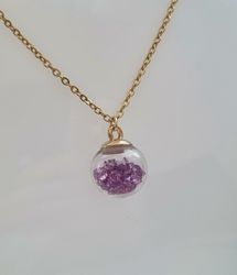 Halsband med en rund glasberlock/glaskula (45 cm lång kedja, lila)