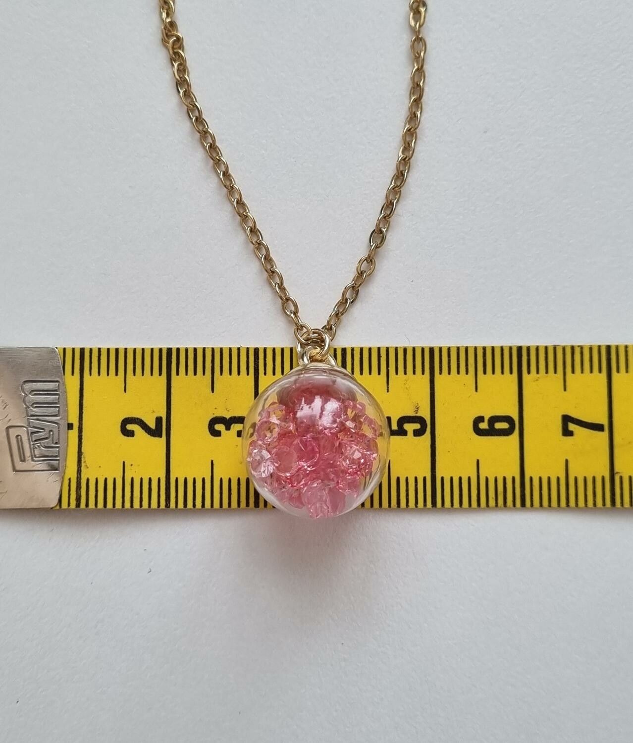 Halsband med en rund glasberlock/glaskula (45 cm lång kedja, rosa)