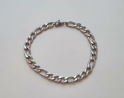 Silverfärgat armband i rostfritt stål (21 cm, 7 mm brett)