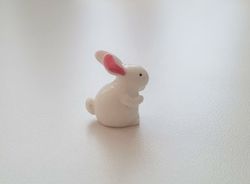 Handmålad kanin, miniatyr (2,3 cm hög)