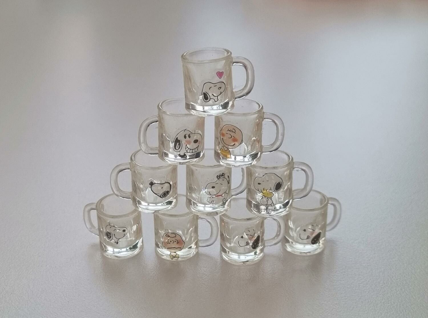 1 st mugg, kopp, miniatyr till dockskåp dockhus (snobben)