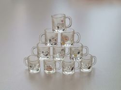 1 st mugg, kopp, miniatyr till dockskåp dockhus (snobben)