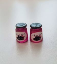 2 st små syltburkar, miniatyrer till dockskåp, tittskåp (lila)