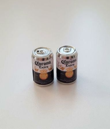 2 st Burkar miniatyr, miniburkar, dockskåp, tittskåp (Corona Extra)
