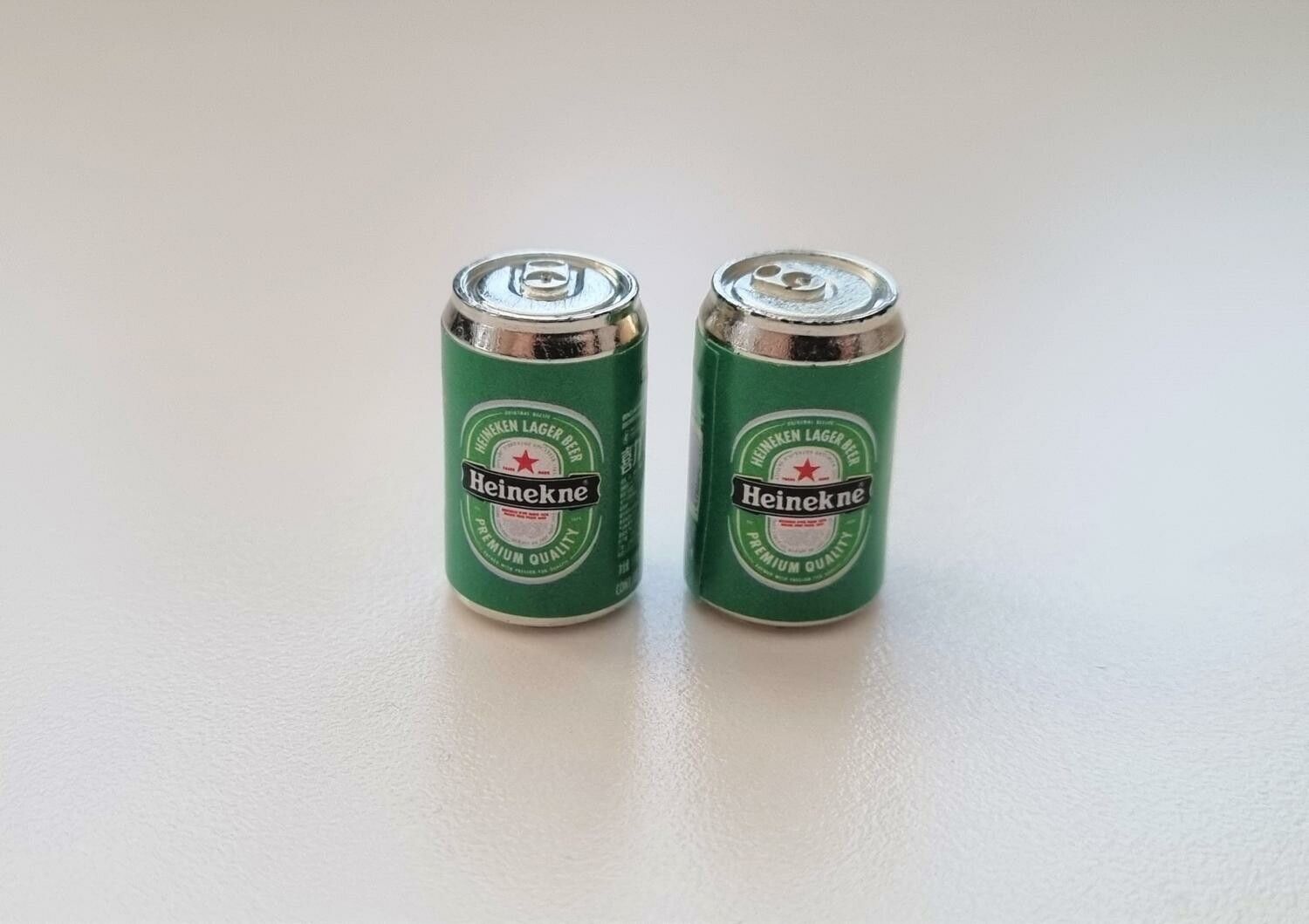 2 st Burkar miniatyr, miniburkar, dockskåp, tittskåp (Heinekne)