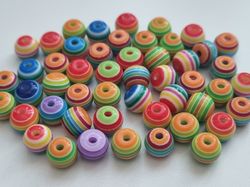 50 st pärlor i varierande vackra färger (8 mm)