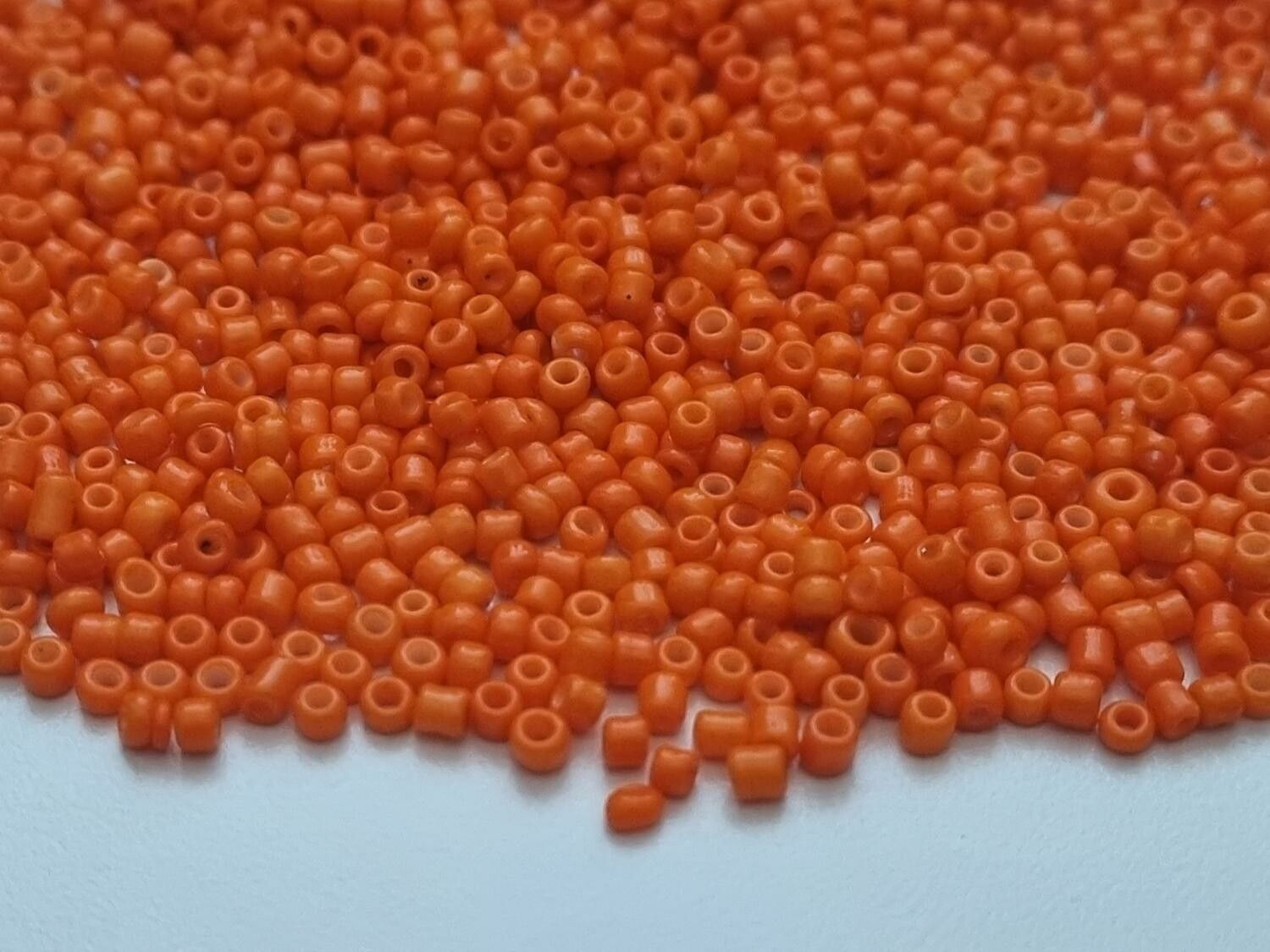 1000 små pärlor, fröpärlor, glaspärlor (2 mm) - Orangea