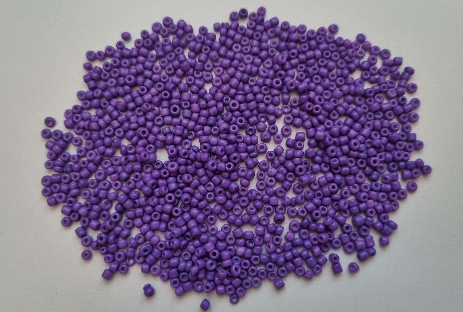 1000 små pärlor, fröpärlor, glaspärlor (2 mm) - Lila