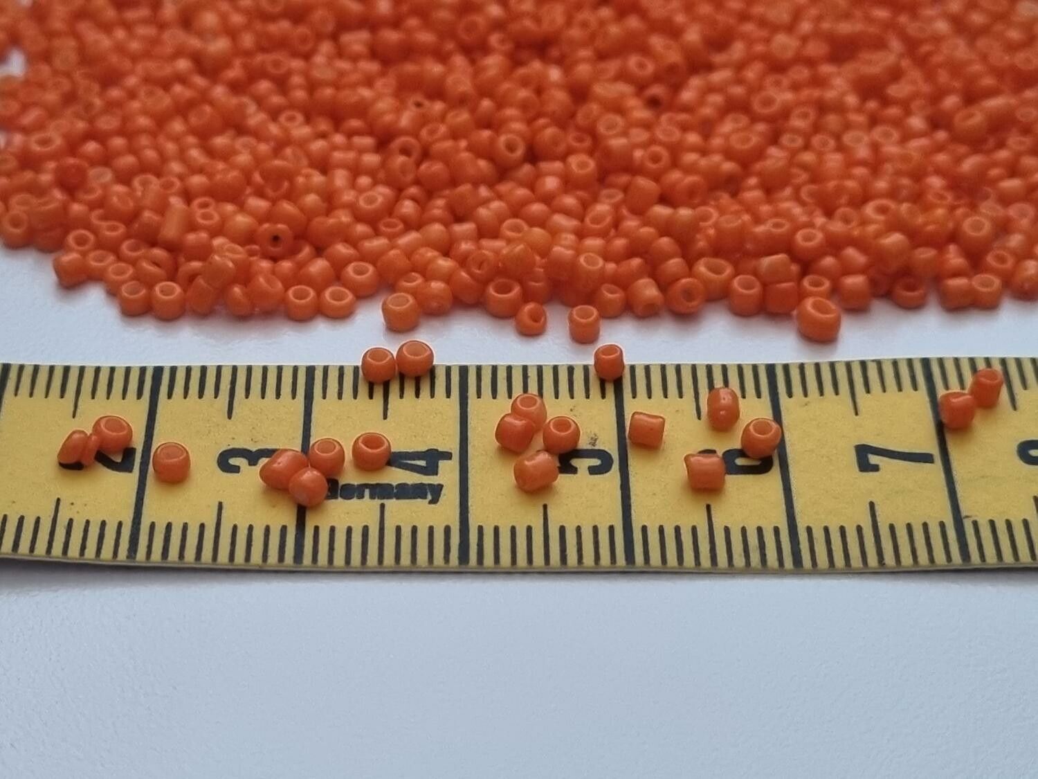 1000 små pärlor, fröpärlor, glaspärlor (2 mm) - Orangea