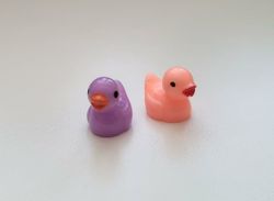 2 st små ankor. Miniatyrer / figuriner för dockskåpet, tittskåp mm
