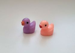 2 st små ankor. Miniatyrer / figuriner för dockskåpet, tittskåp mm
