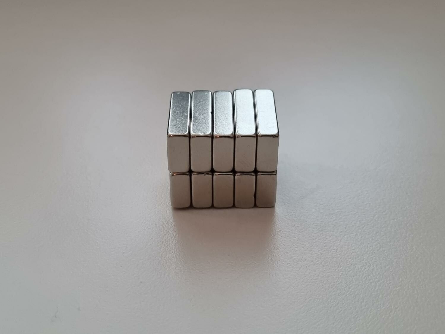 10 st Neodymium magneter (20x10x5-4 mm) fyrkantiga magneter med hål