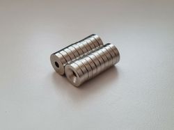 10 st Neodymium magneter (12x3x3 mm) runda magneter med hål