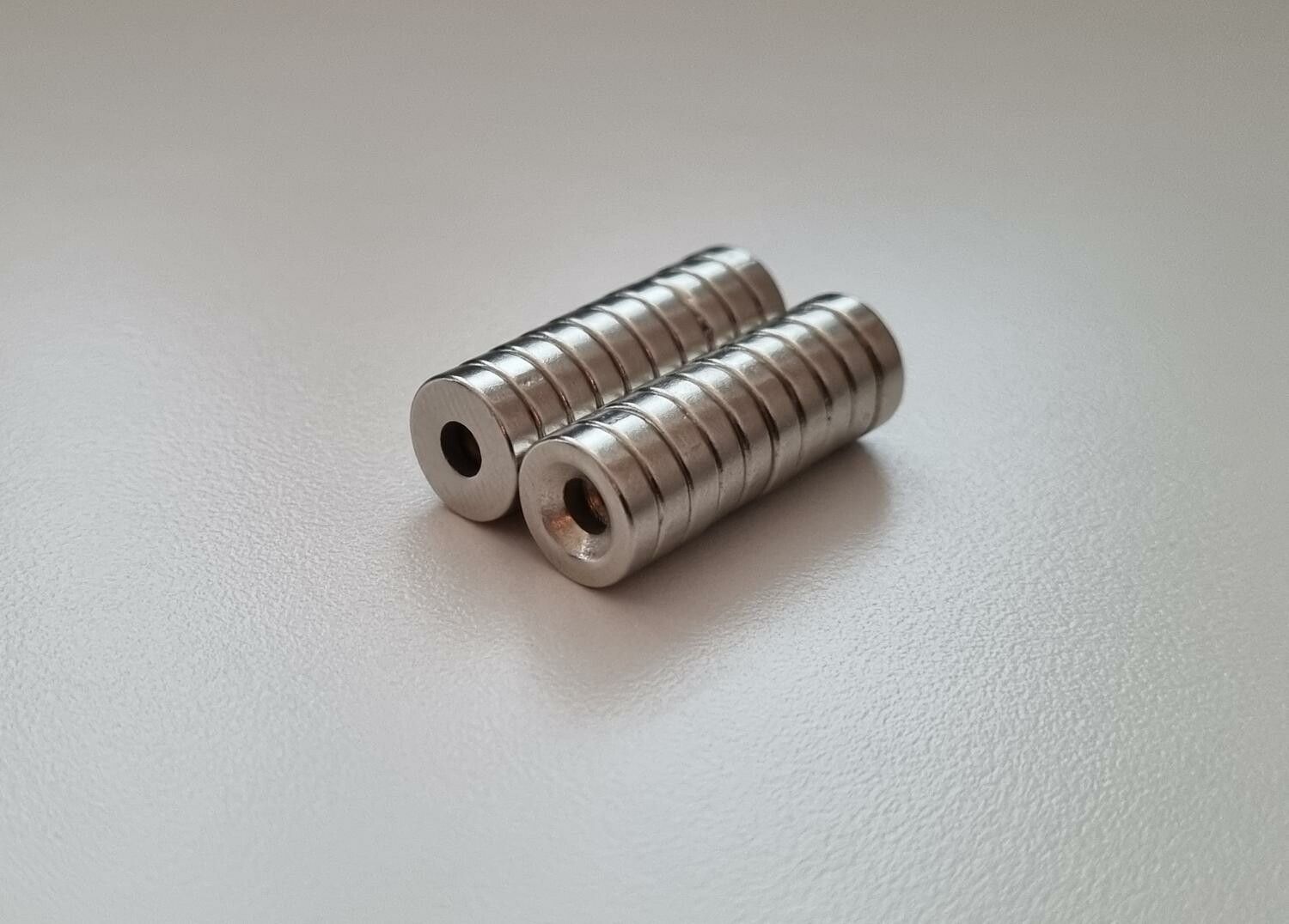 10 st Neodymium magneter (10x3x3 mm) runda magneter med hål