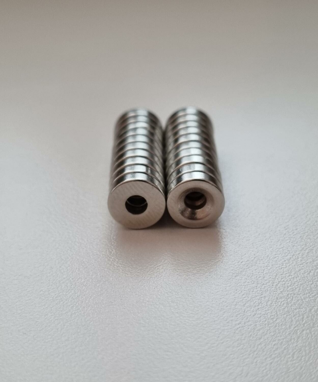10 st Neodymium magneter (10x3x3 mm) runda magneter med hål
