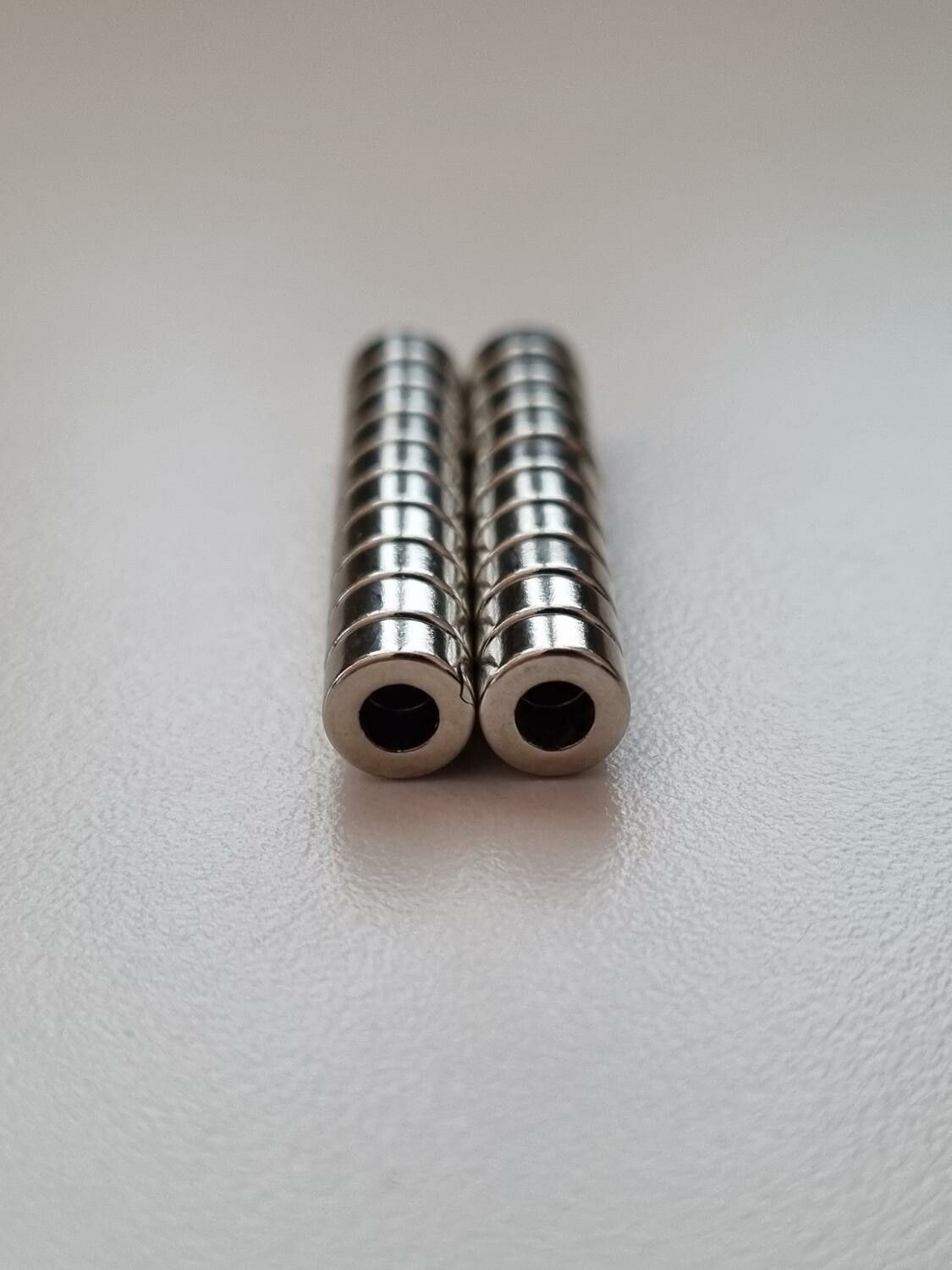 10 st Neodymium magneter (6x3x3 mm) runda magneter med hål