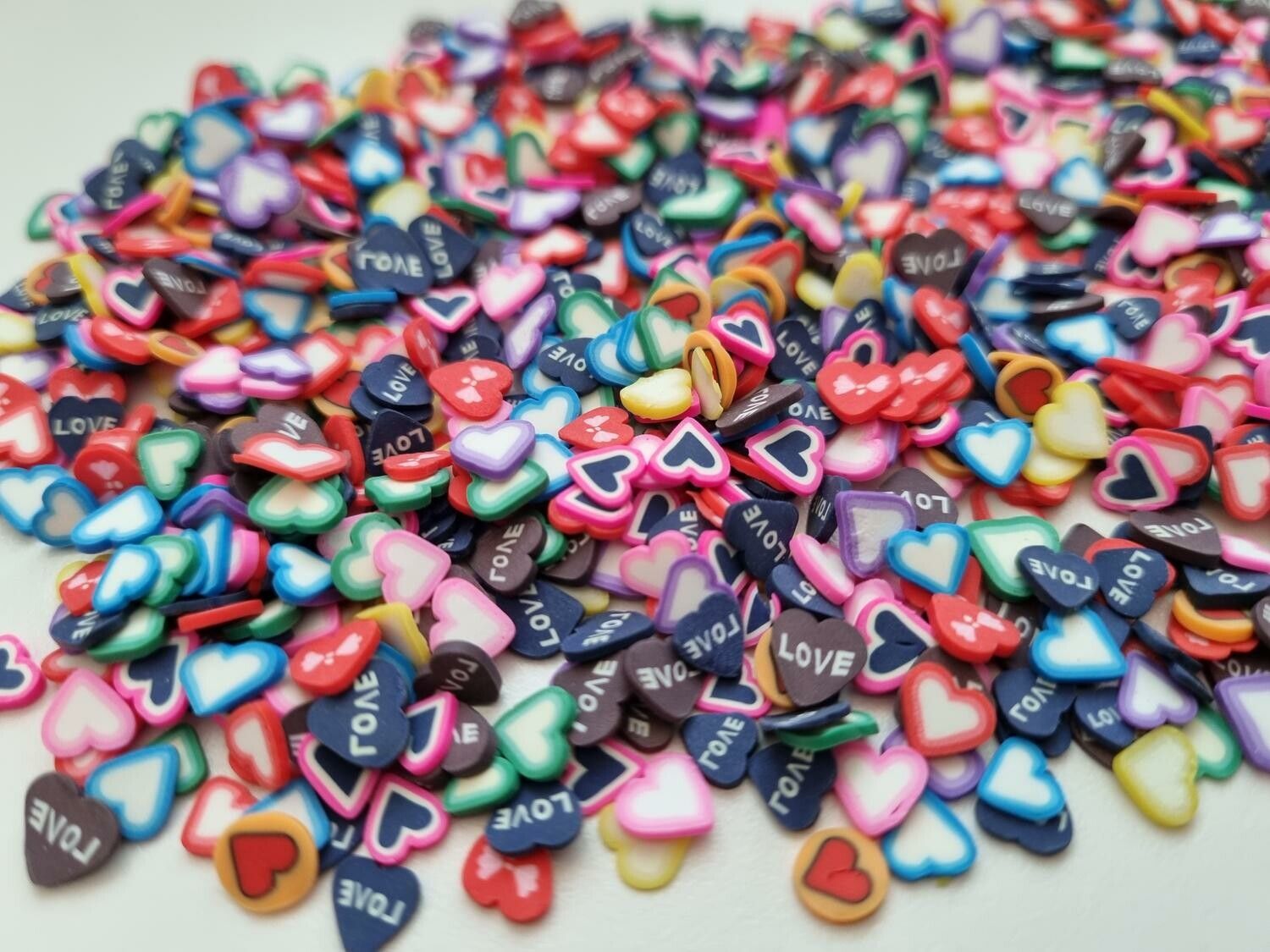 1000 st små hjärtan av mjuk lera, polymerlera för scrapbooking
