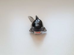 Handmålad svart val/haj, miniatyr för dekoration